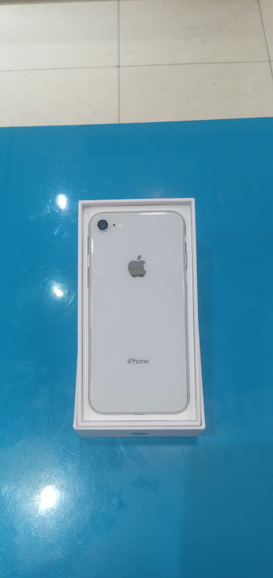 آیفون 8 با حافظه 256 گیگ