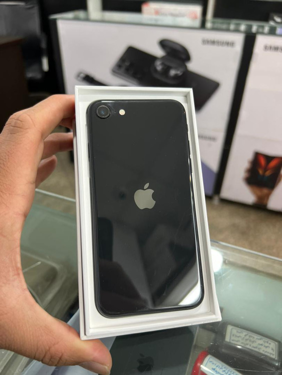 آیفون SE 2020 با حافظه 128
